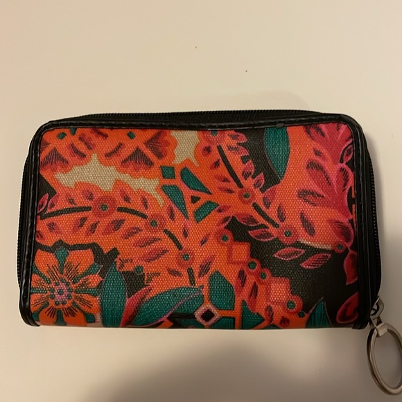 Fossil small wallet. Multi-color, gently used, good condition - Picture 2 of 3